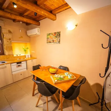 Athena's House * Hriszí Aktí Haniá