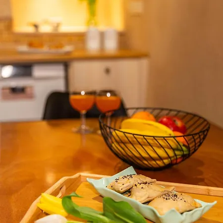 Athena's House Апартаменти *