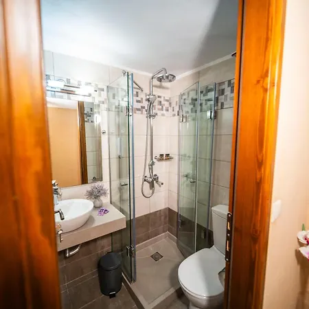 Athena's House ハニア