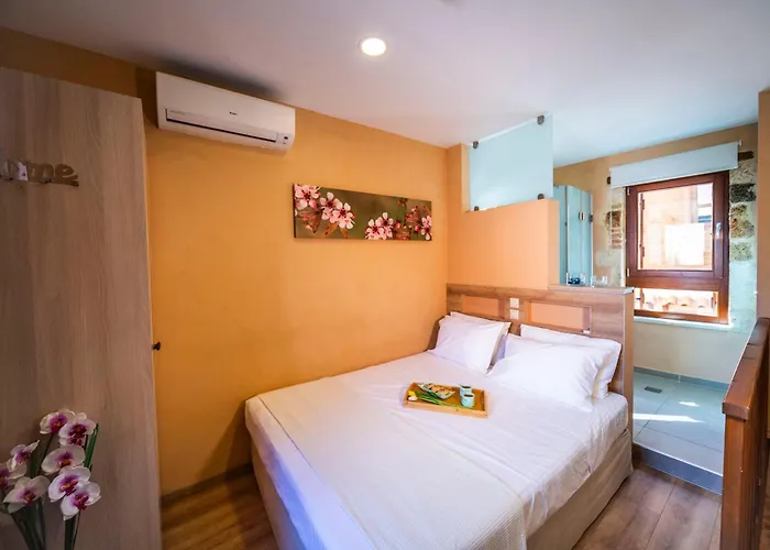 Athena's House ハニア